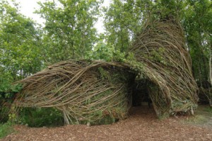 Patrick Dougherty entrance Ruaille buaille front page lo res